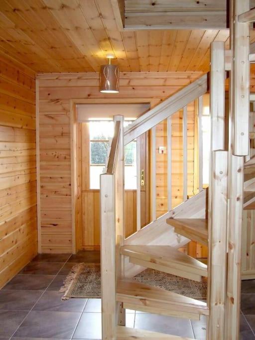 Red Squirrel Log Cabin With Hot Tub كيث المظهر الخارجي الصورة